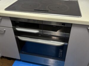 三重キッチン取付け隊　電気オーブンの取替　施工前　